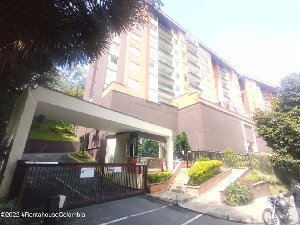 Apartamento en  Envigado RAH CO: 23-1909