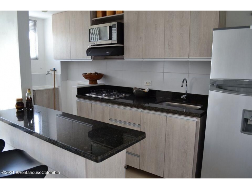 Apartamento en  Ditaires(Itagui) RAH CO: 23-653