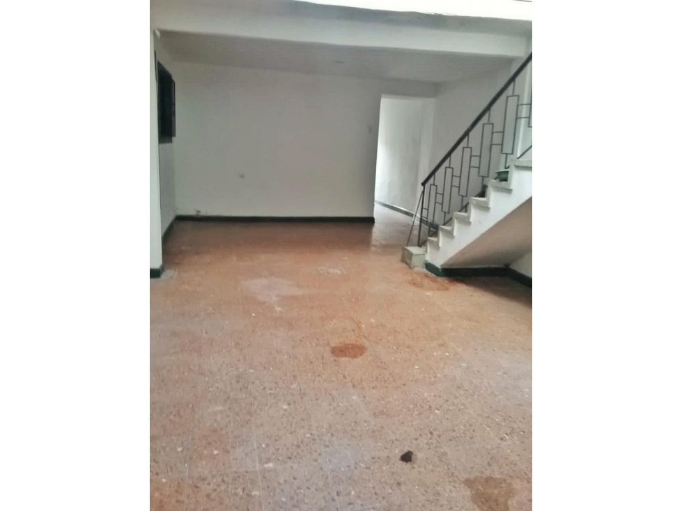 OPORTUNIDAD DE INVERSION VENDO CASA/LOTE EN LA PAMBA