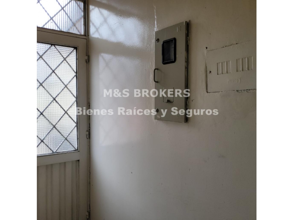 INMUEBLE DE TRES PISOS PARA VIVIENDA Y NEGOCIO