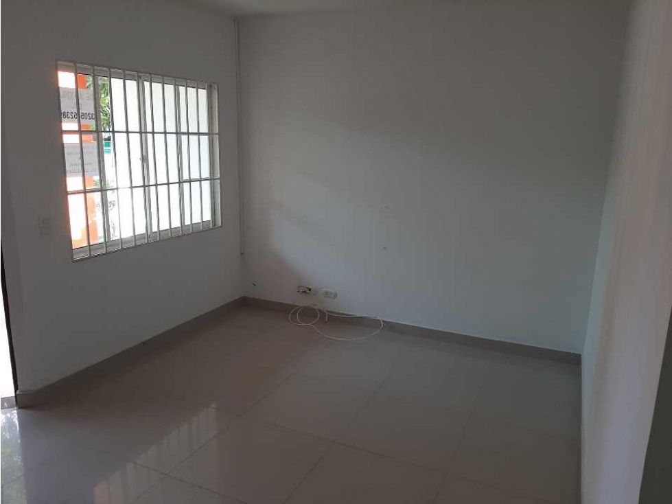 Acogedora casa de 2 pisos conjunto cerrado los nogales 011