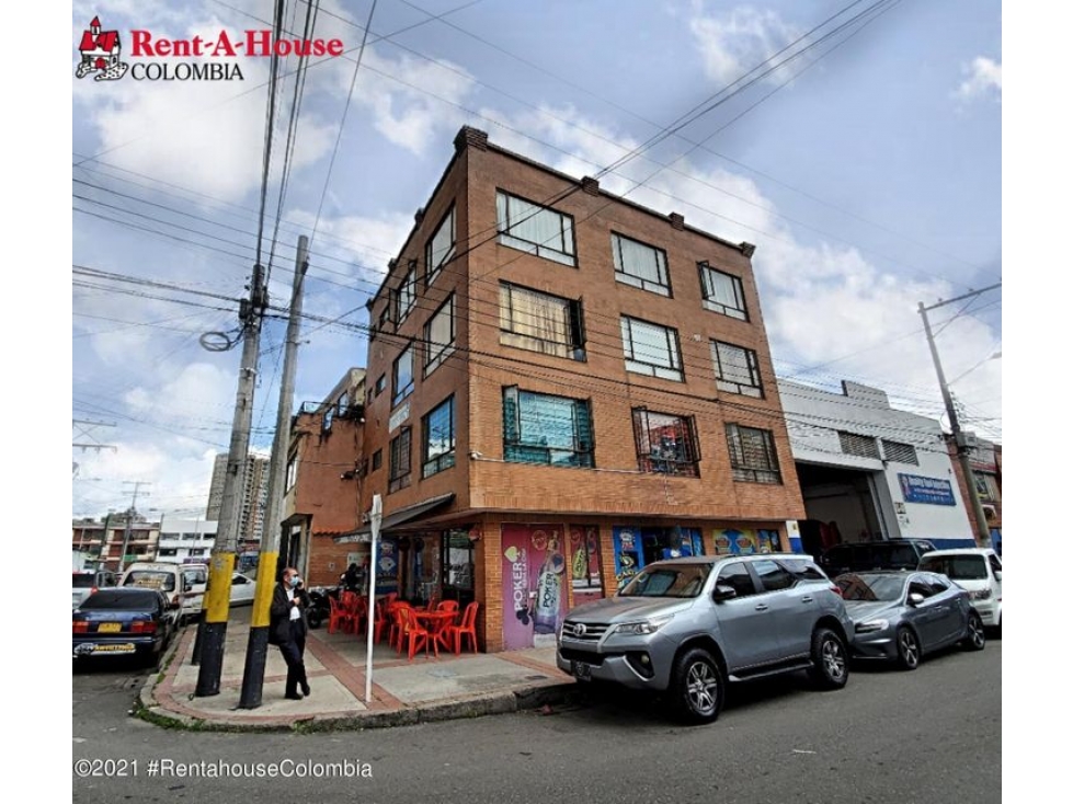 Comercial en  Prado Veraniego RAH CO: 23-1274