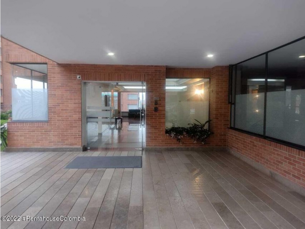 Apartamento en  Santa Barbara Alta RAH CO: 23-1855