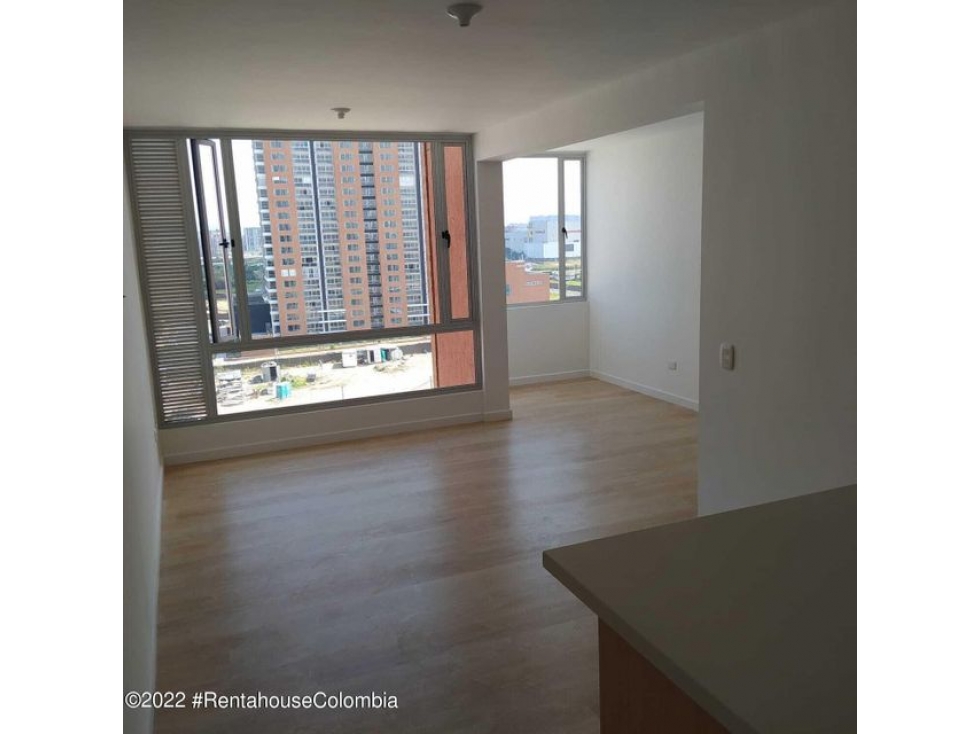 Apartamento en  La Felicidad RAH CO: 23-1501