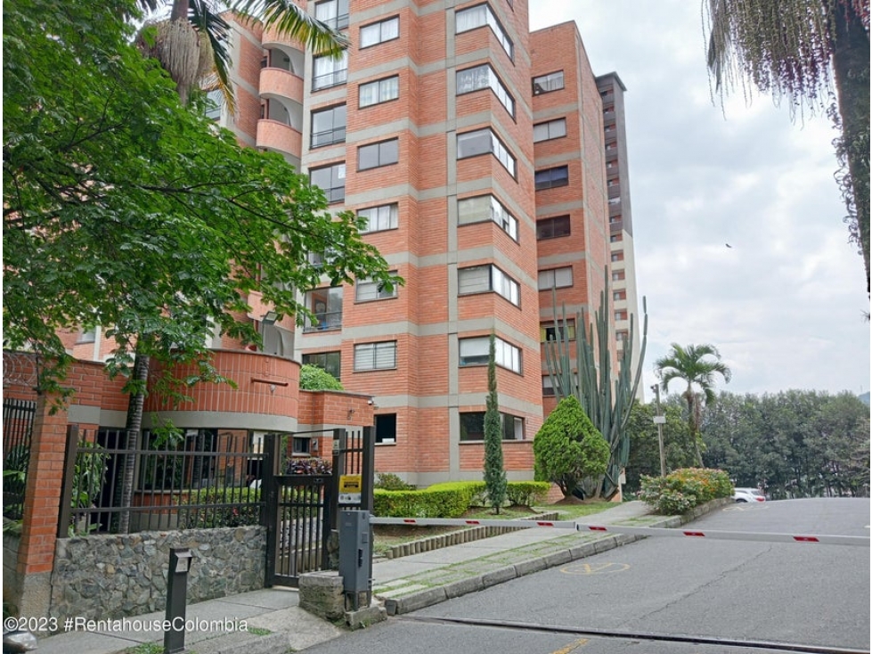 Apartamento en  Medellin RAH CO: 23-2077