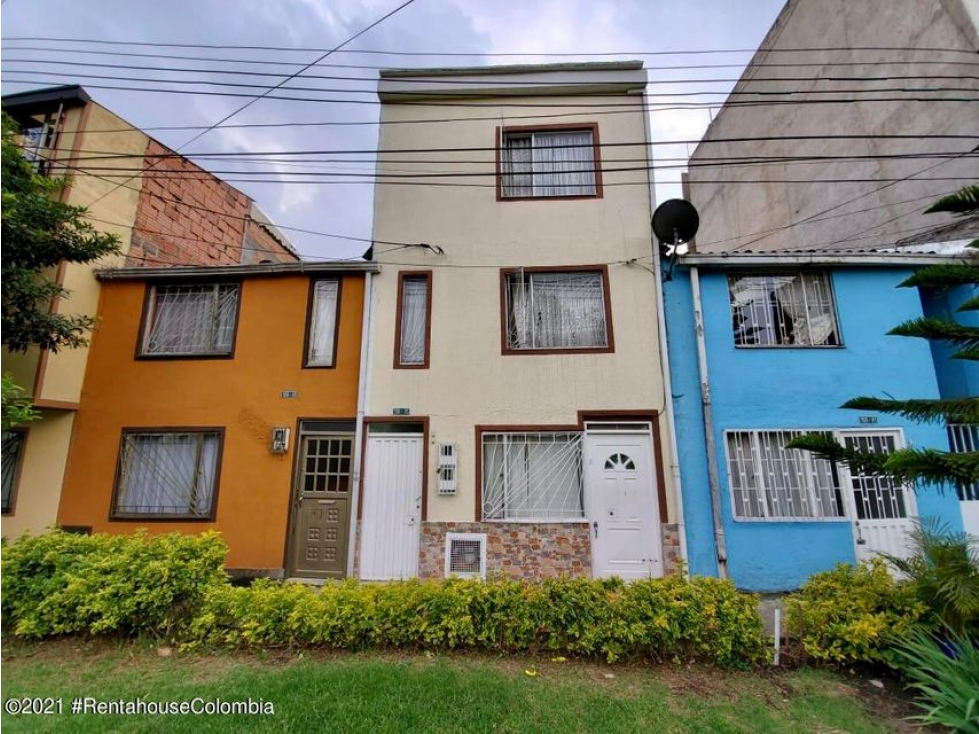Casa en  Pinos de Lombardia(Bogota) RAH CO: 23-369