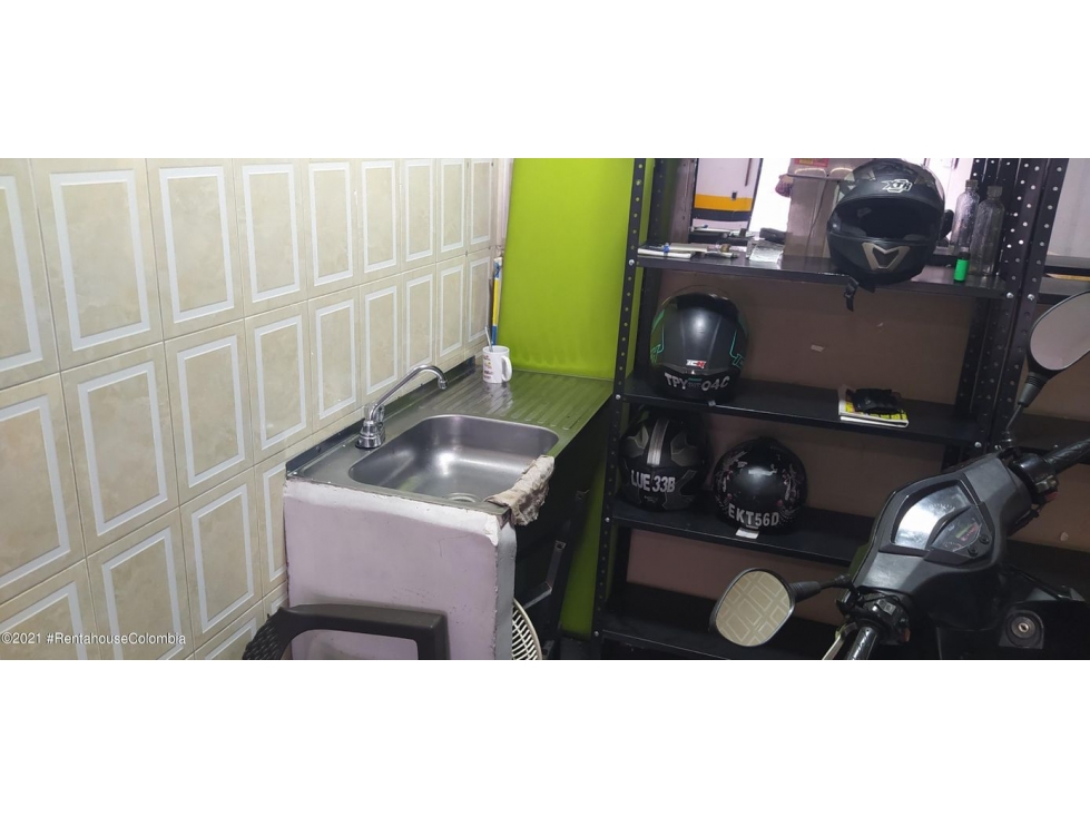 Comercial en  Centro La Candelaria RAH CO: 23-1466