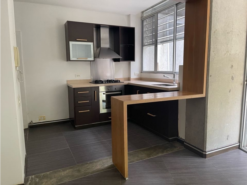 SE VENDE APARTAMENTO EN CRISTALES CON TERRAZA (MM- KT)