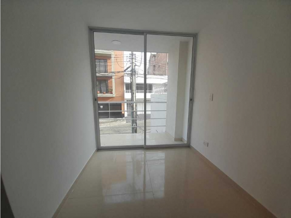 SE VENDE APARTAMENTOS EN MIRAFLORES T.P