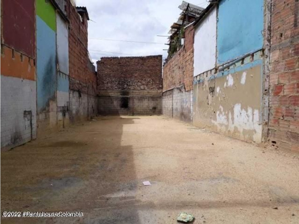 Lote en  Kennedy(Bogota) RAH CO: 23-1155