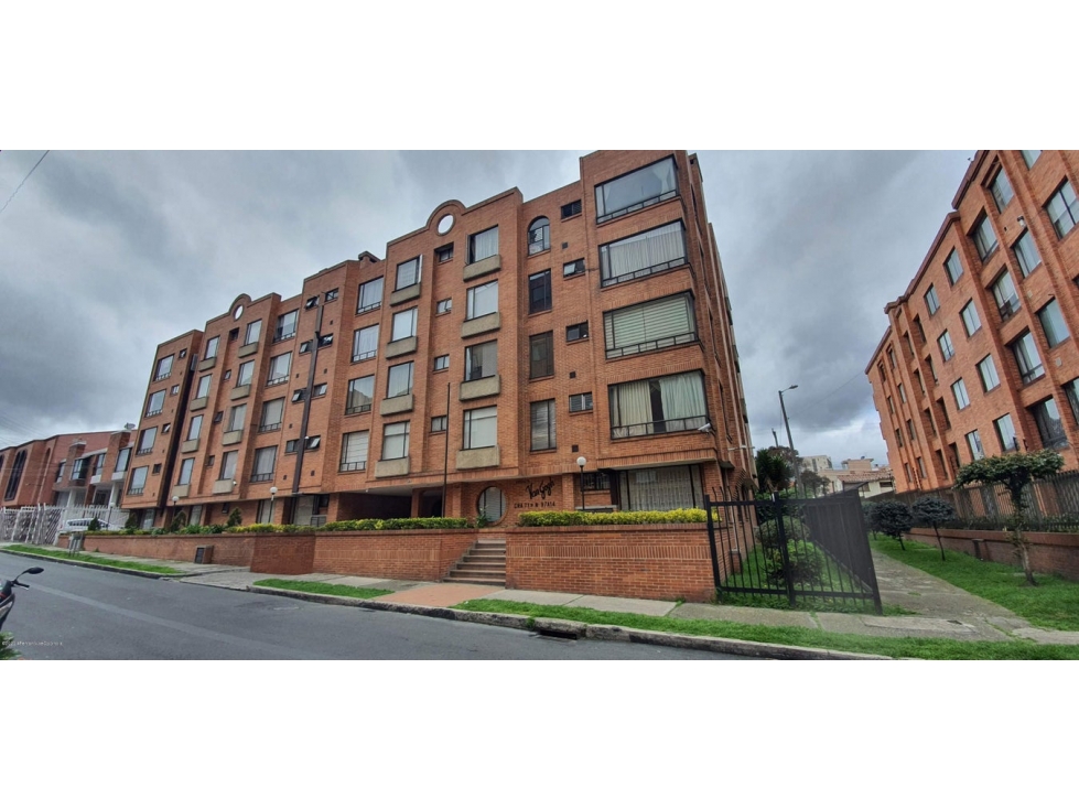 Apartamento en  Pontevedra(Bogota) RAH CO: 24-90