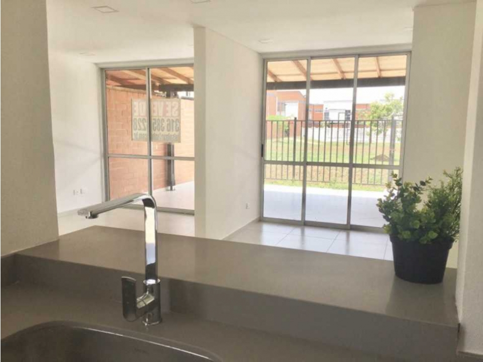 SE VENDEN CASA EN CINCO SOLES JAMUNDI (D.C) CW:6886996