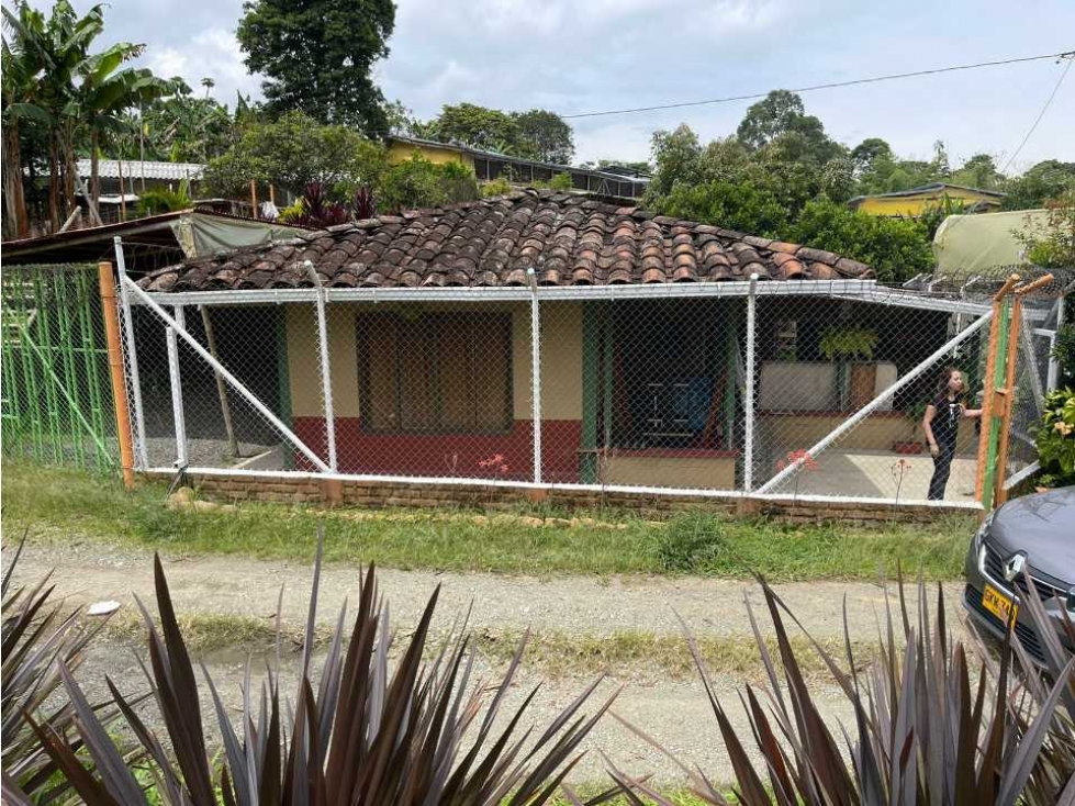 Casa de campo para vivir a las afueras de filandia