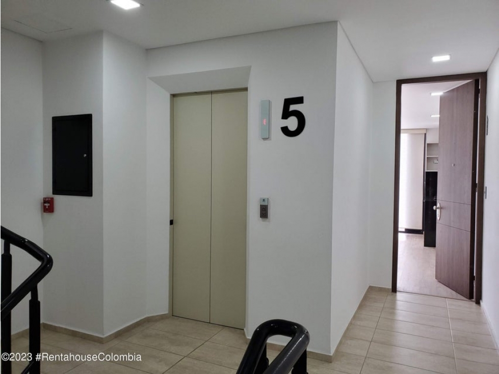 Apartamento en  Batan(Bogota) RAH CO: 24-768