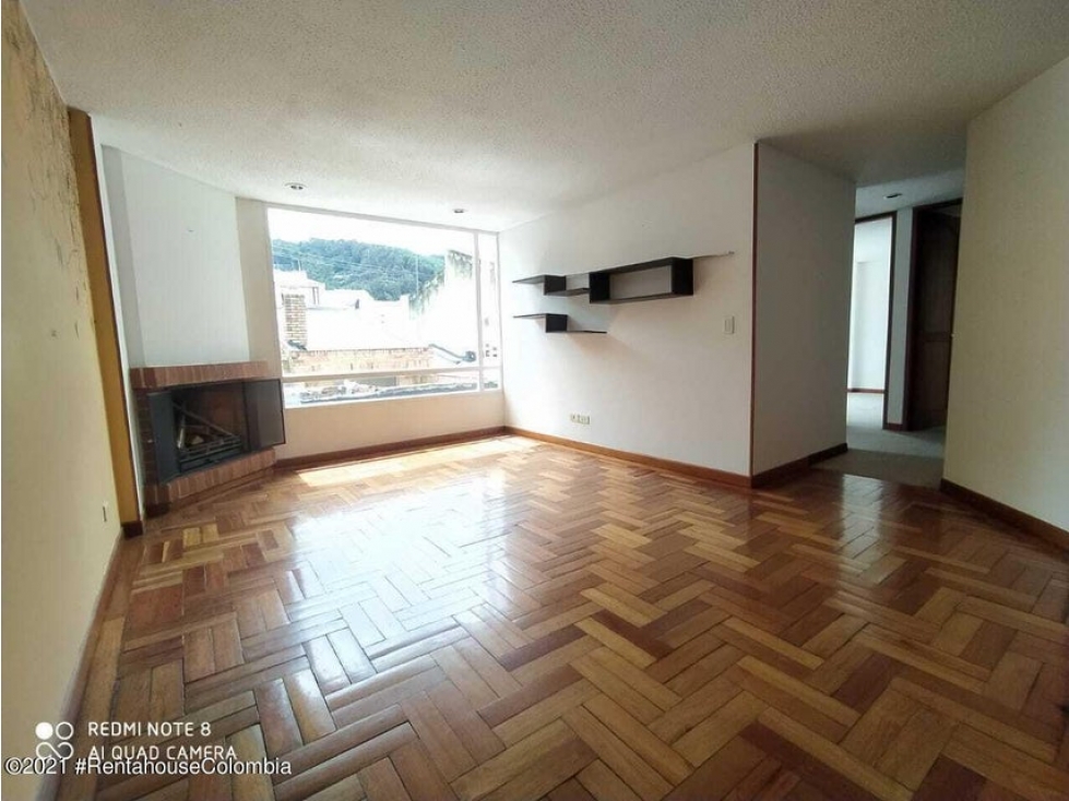 Apartamento en  Los Cedros(Bogota) RAH CO: 24-427