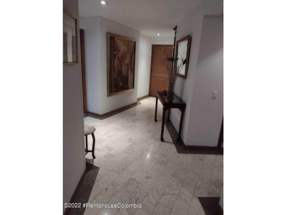 Apartamento en  Los Rosales(Bogota) RAH CO: 24-594