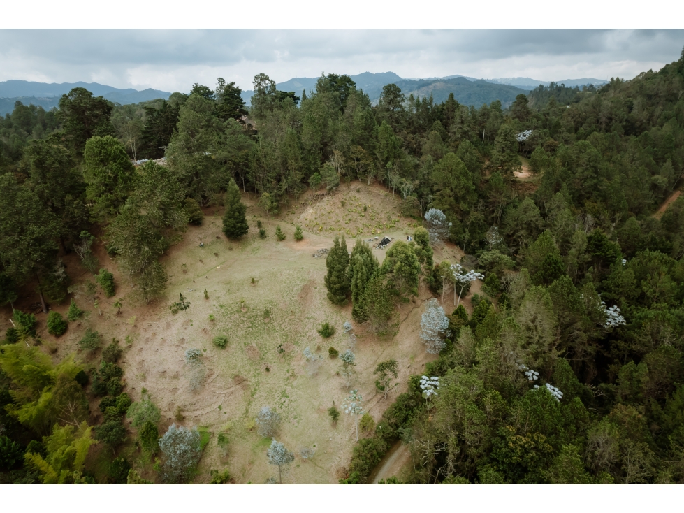 LOTE EN EL RETIRO SECTOR JUANITO LAGUNA