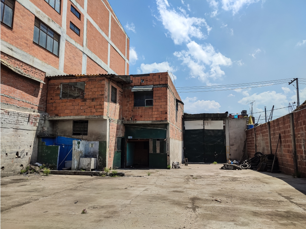 VENTA CASA LOTE COMERCIAL- LEÓN 13 - SOACHA