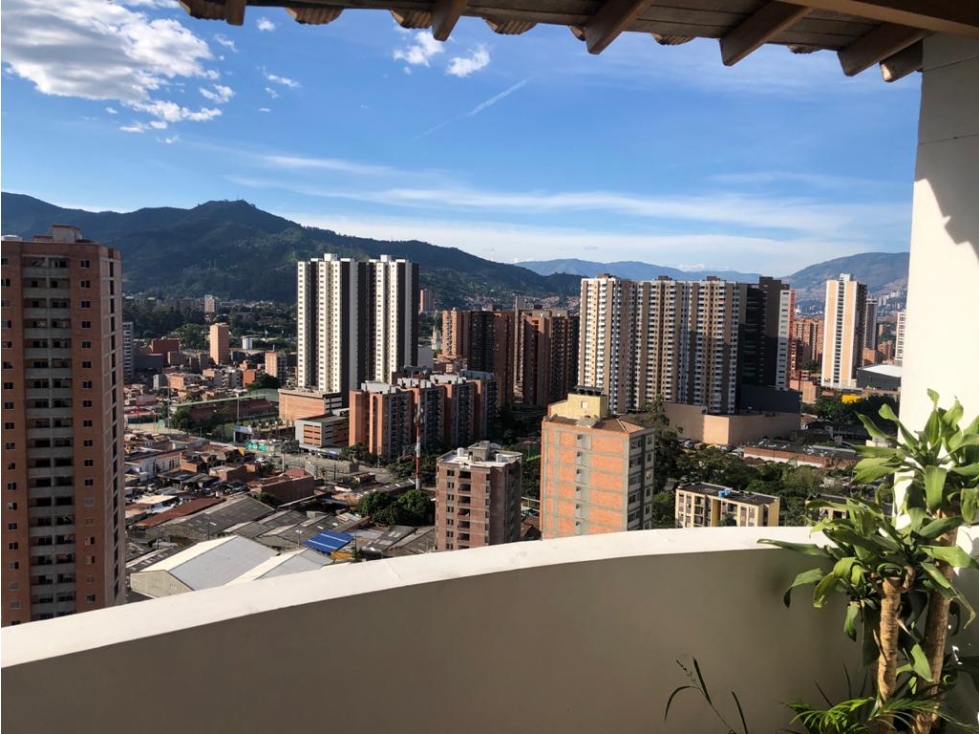 PENTHOUSE HERMOSO EN SABANETA SE PERMUTA