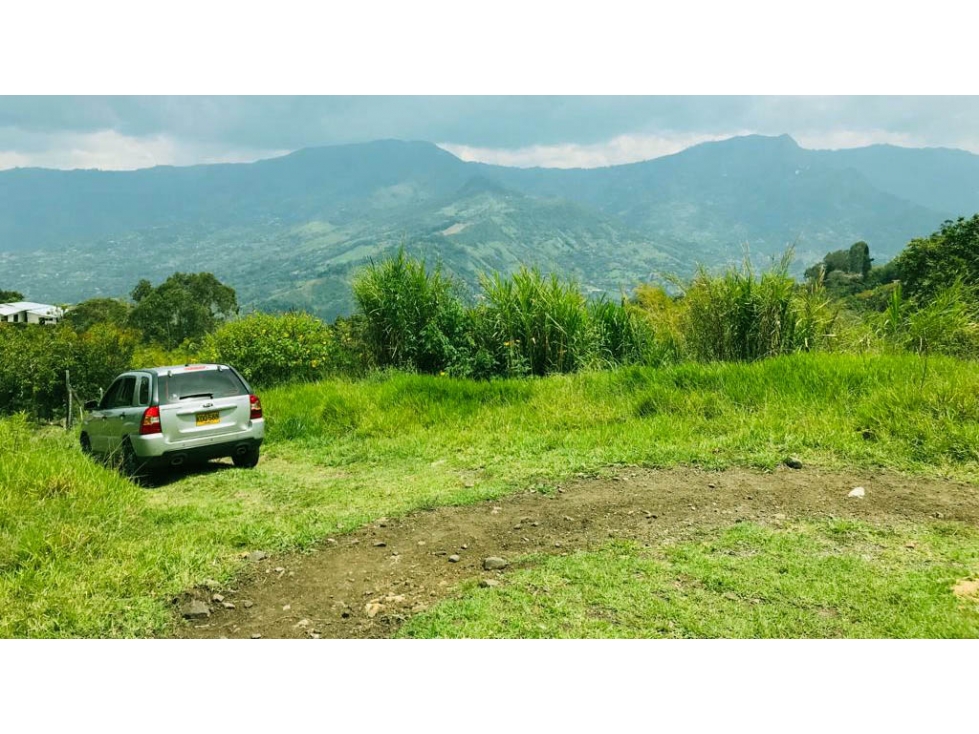 SE VENDE LOTE EN EL MUNICIPIO DE GIRARDOTA ANTIOQUIA