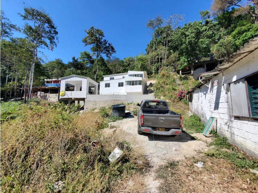 VENTA DE TRES CABAÑAS AMOBLADAS EN POZO AZUL MINCA