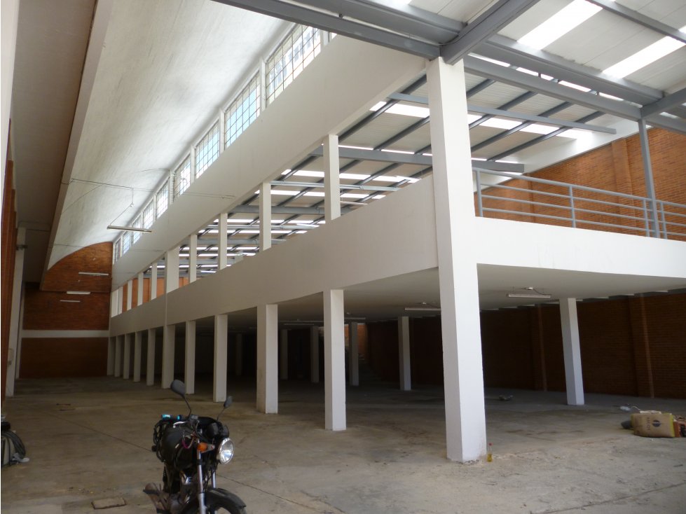 LOCAL COMERCIAL PUENTE ARANDA