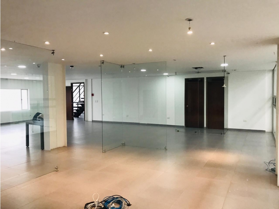 BODEGA ARRIENDO TOBERIN  1.555 M2
