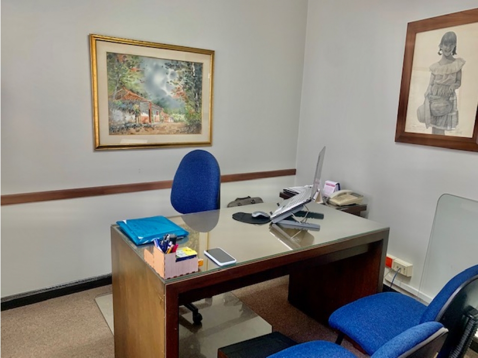 Oficina en venta en Medellín sector Laureles