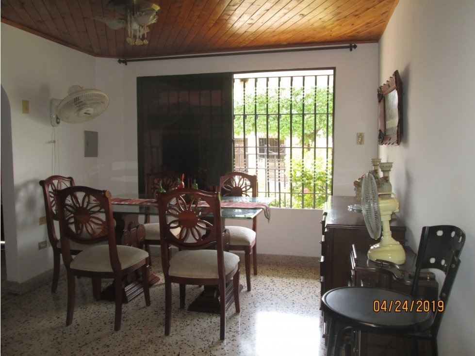 SE VENDE HERMOSA CASA ESQUINERA EN ZONA CENTRO DE MONTERIA