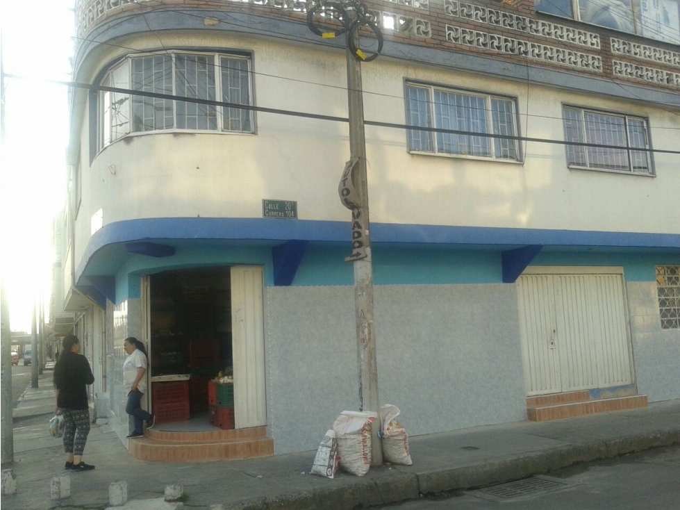 VENDO CASA COMERCIAL EN FONTIBON 2 LOCALES Y UN APARTAMENTO