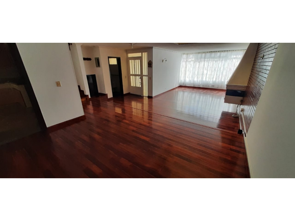 CASA EN VENTA EN BOGOTA-Modelia 260 m2