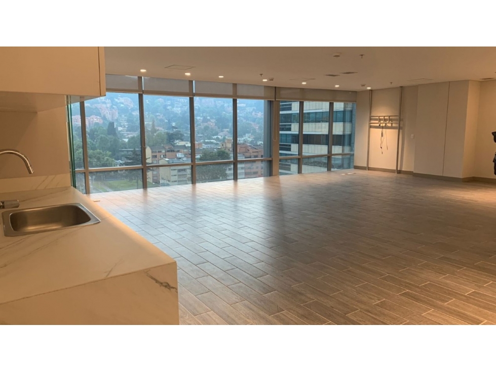 OFICINA EN VENTA EN BOGOTA-SANTA BARBARA 99 M2