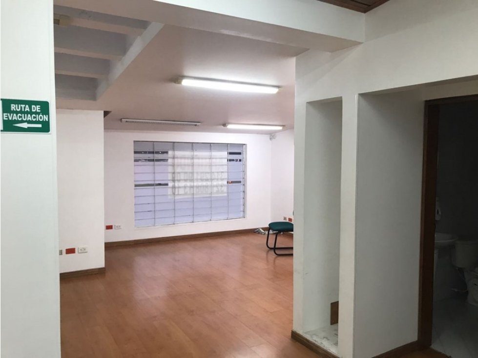 CASA DE OFICINAS PARA ARRIENDO 950 M2