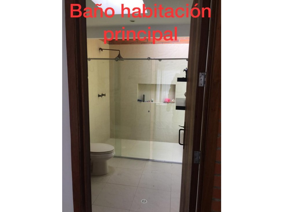 SE VENDE CASA CERROS DE LA ALHAMBRA