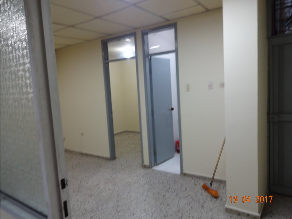 ARRIENDA OFICNA EN CALLE  26 # 5-21