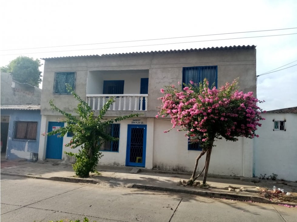 VENDO CASA EN BARRIO SABANAS