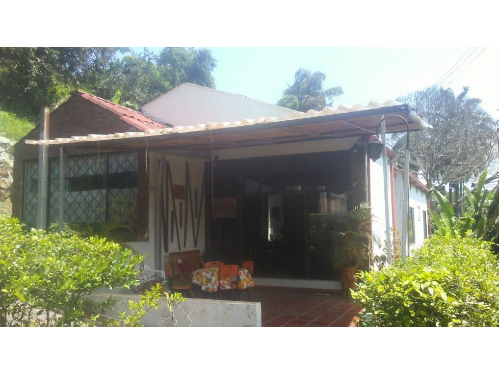 SE VENDE HERMOSA  CASA CAMPESTRE EN MELGAR-TOLIMA