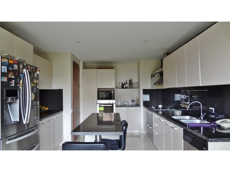 VENTA CASA COTA CONJUNTO CERRADO VIZCAYA 300M2