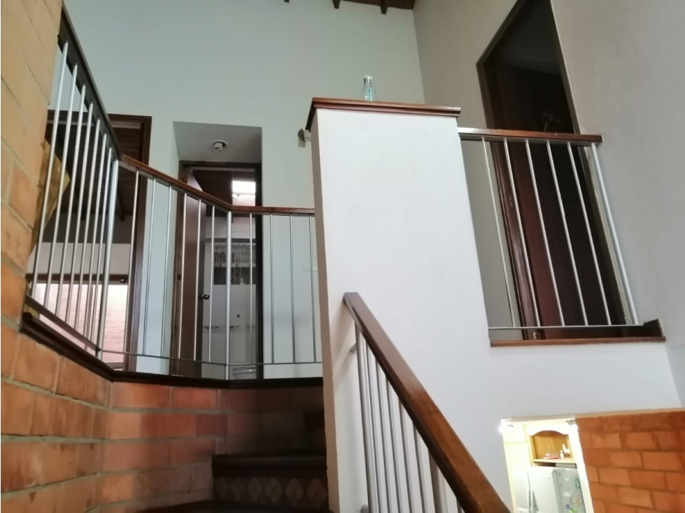 CASA EN VENTA  UNIDAD CERRADA  SECTOR EXCLUSIVO DE SURAMERICA