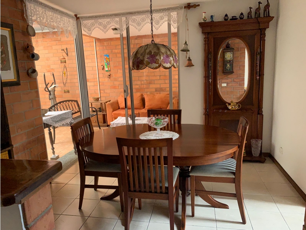 CASA EN VENTA  UNIDAD CERRADA  SECTOR EXCLUSIVO DE SURAMERICA