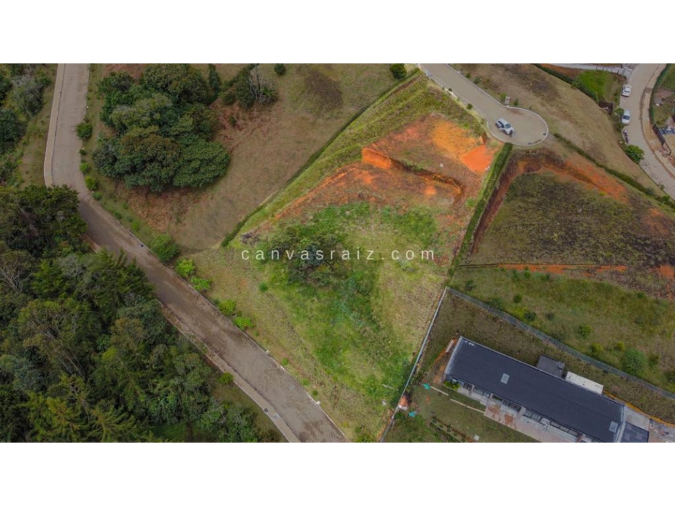 VENTA DE LOTE SECTOR LLANO GRANDE HILLS