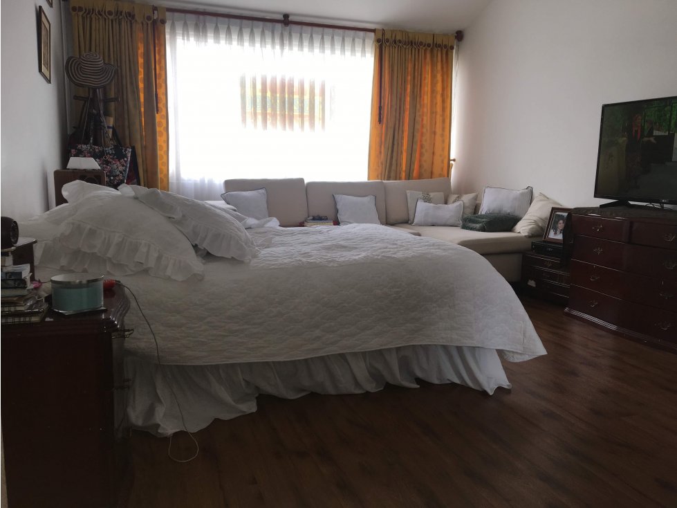 OPORTUNIDAD! VENDO O PERMUTO CASA ESQUINERA 2 PISOS - 240M2 PONTEVEDRA