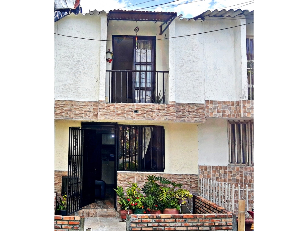 Se vende excelente casa en la patria Armenia