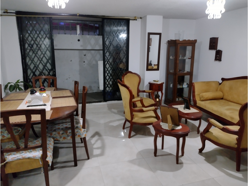 VENTA APARTAMENTO MIRAFLORES SEGUNDO PISO BA