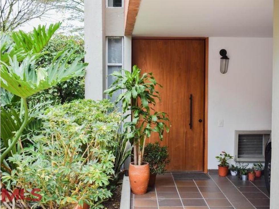 CASA EN VENTA EN EL POBLADO MEDELLÍN