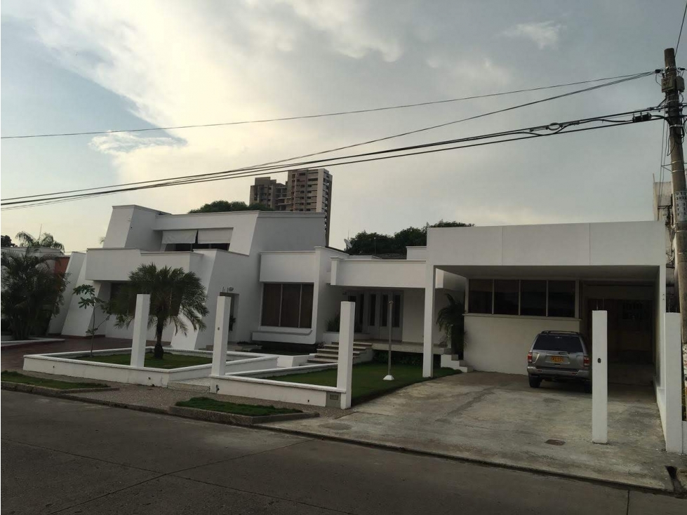 SE VENDE HERMOSA CASA EN EL BARRIO EL RECREO