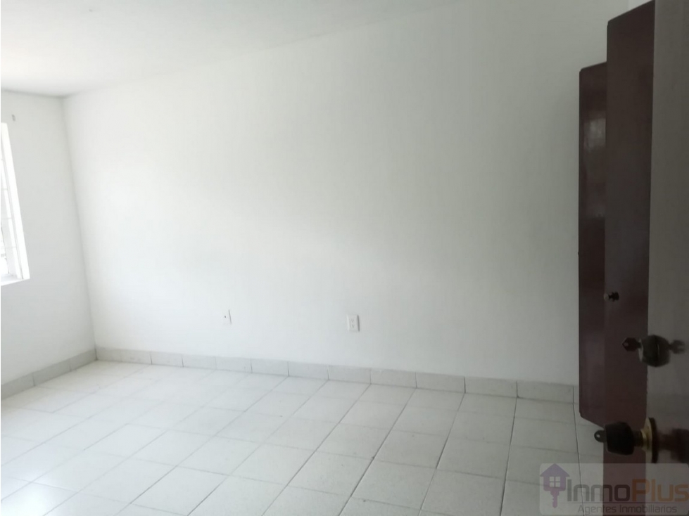 ARRIENDO CASA EN ANTIGUO CAMPESTRE EN CABECERA