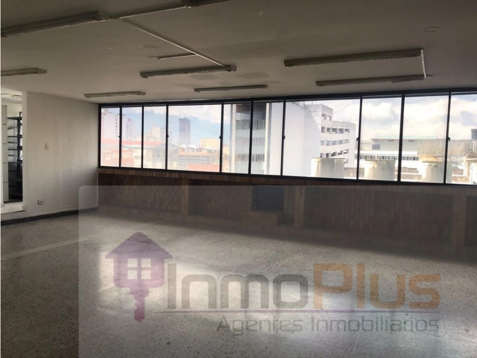 ARRIENDO OFICINA EN EL BARRIO CENTRO