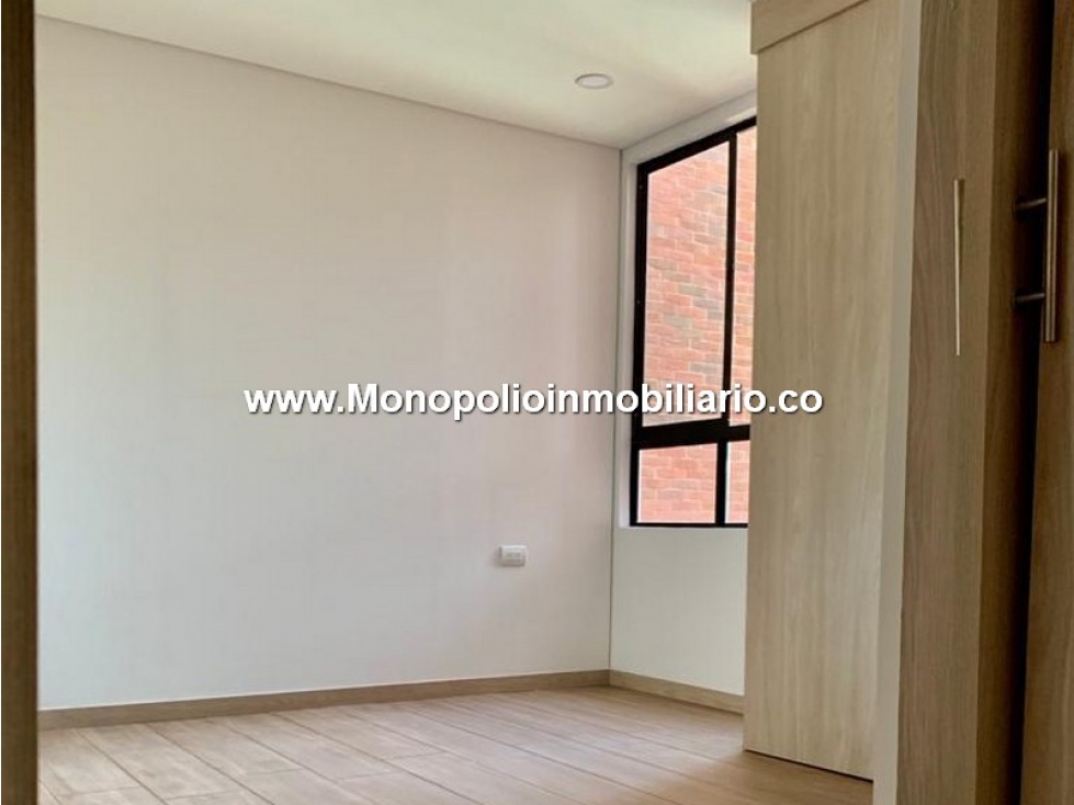 APARTAESTUDIO EN VENTA - SECTOR EL ESCOBERO, ENVIGADO COD: 24826