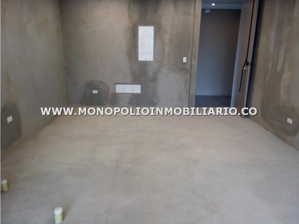 OFICINA EN VENTA - SECTOR LAS PALMAS, EL POBLADO COD: 25431